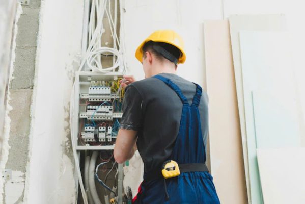 Sửa Điện Nước Tại Quận 12: Nhanh - RẺ - Bảo Hành Chu Đáo - 039 328 7336