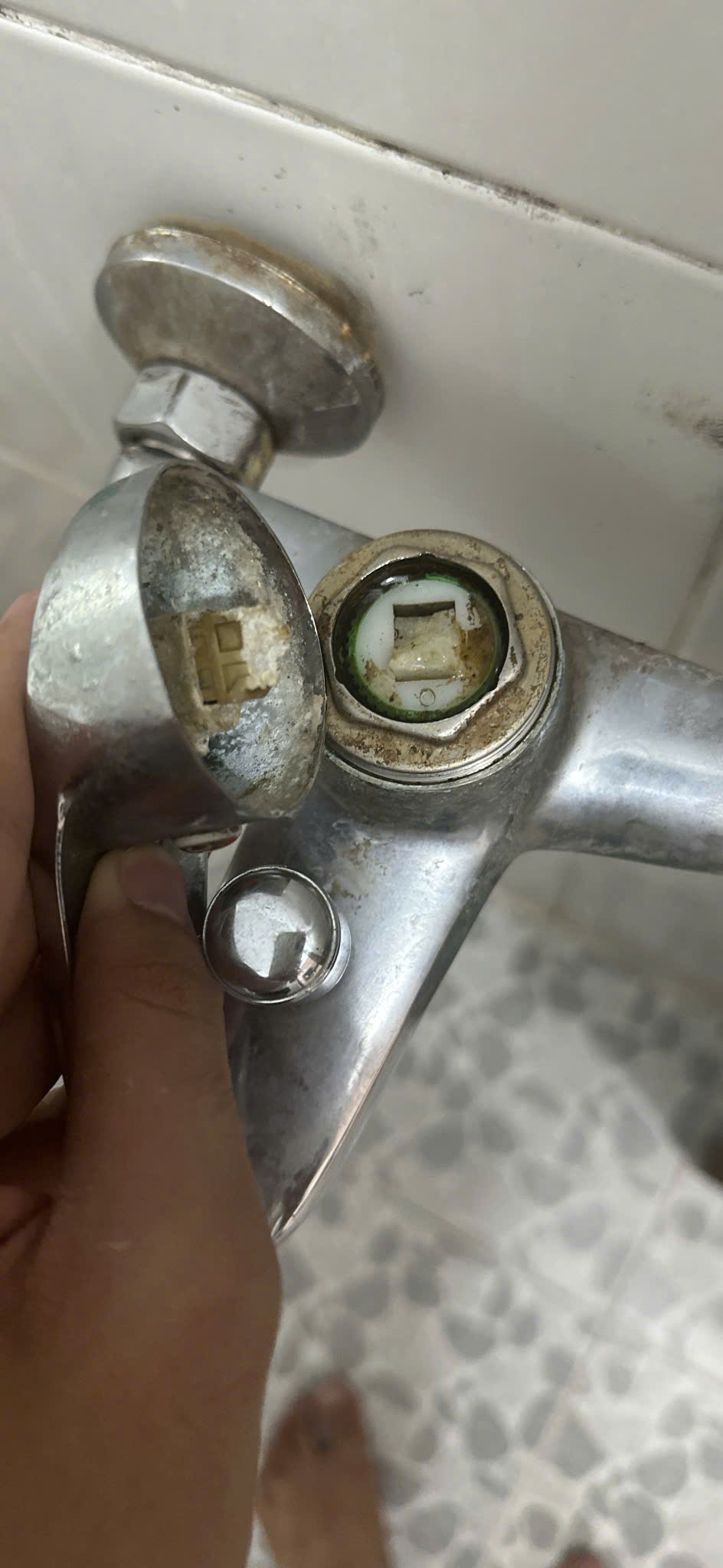 Sửa Vòi Nước Tại Nhà Quận Tân Phú - Uy Tín, Nhanh Chóng, Giá Rẻ!