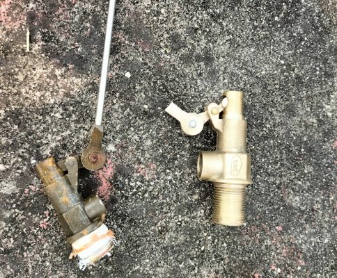 Dịch Vụ Thay Phao Điện/Phao Cơ Bồn Nước