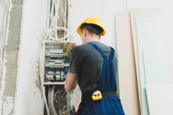 Thợ Sửa Điện Nước Tại Quận 4 – Dịch Vụ Uy Tín, Nhanh Chóng, Chuyên Nghiệp