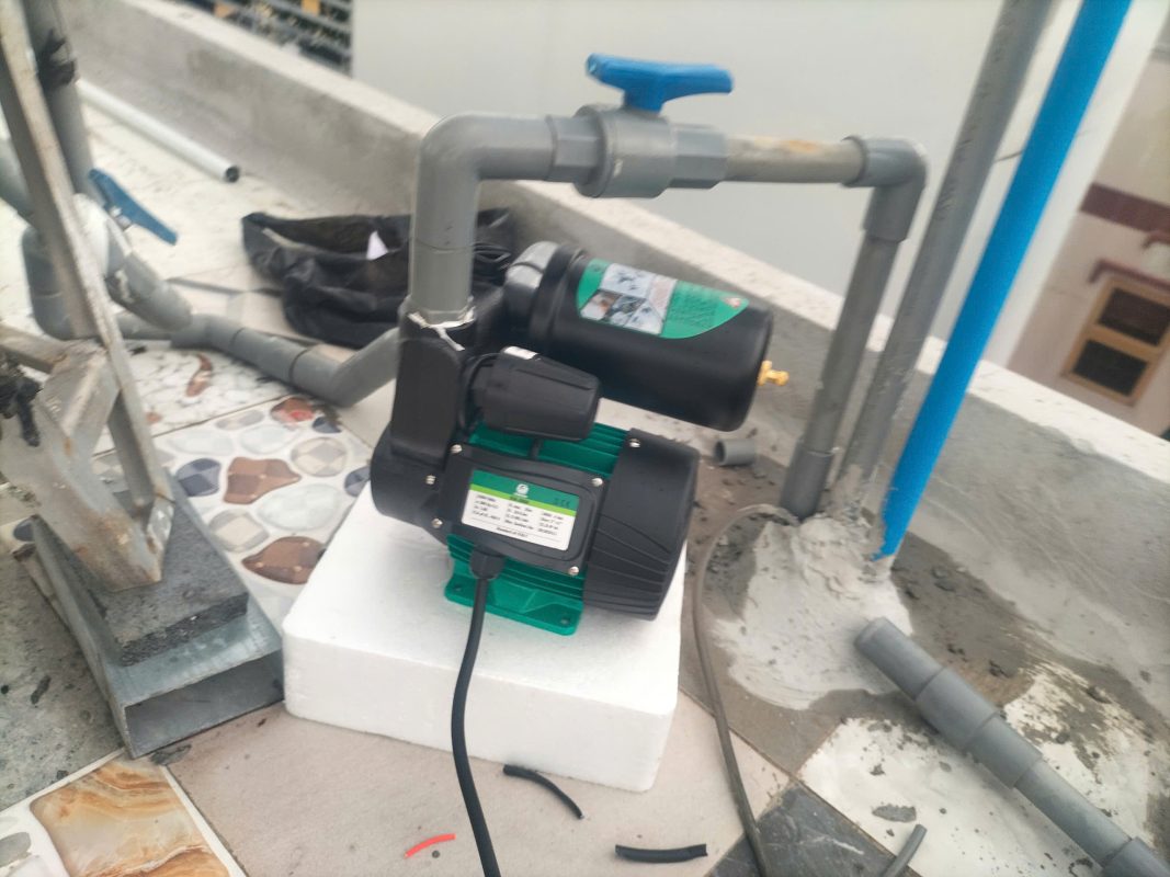 Thợ Sửa Máy Bơm 