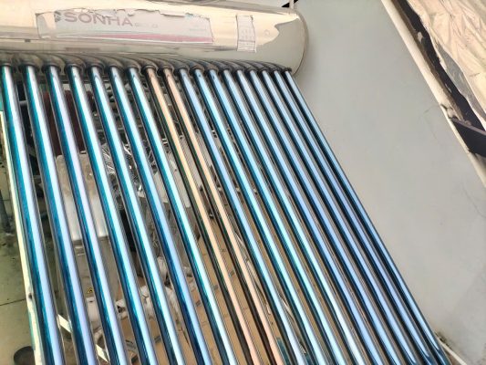 Thợ Sửa Máy Nước Nóng Năng Lượng Mặt Trời Tại Quận 2 - Uy Tín & Giá Tốt!