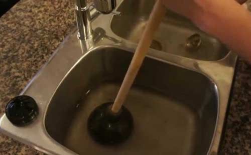 Thông Tắc Đường Ống Nước Tại Nhà Quận 7: Thợ Giỏi, Có Mặt 15 Phút!