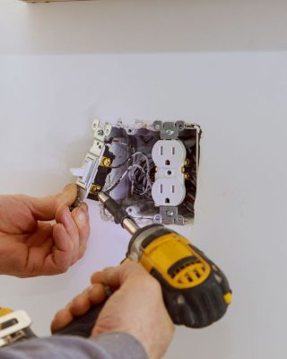 Thợ Sửa Điện Chập Tại Quận 1 - Uy Tín, Gọi Là Có - Dịch Vụ 24/7